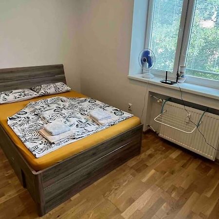 Brand New Apartment In The Heart Of Bratislava Eksteriør billede
